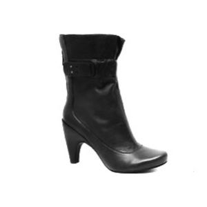 Tsubo black short boots